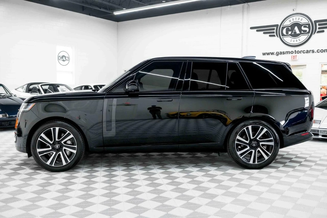 2023 Land Rover Range Rover L460 - Image 10 of 31