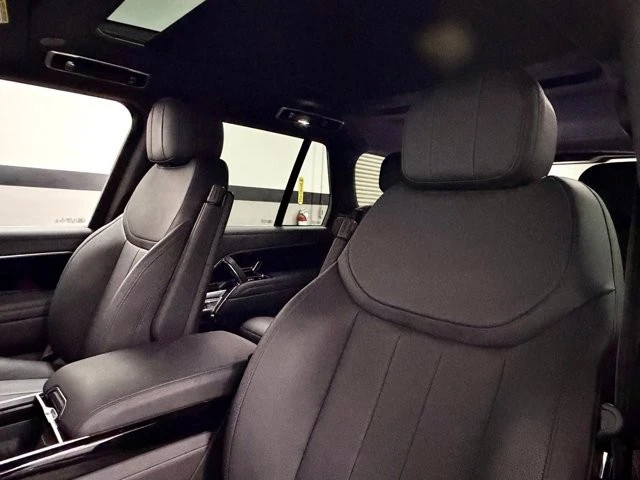 2023 Land Rover Range Rover L460 - Image 23 of 31