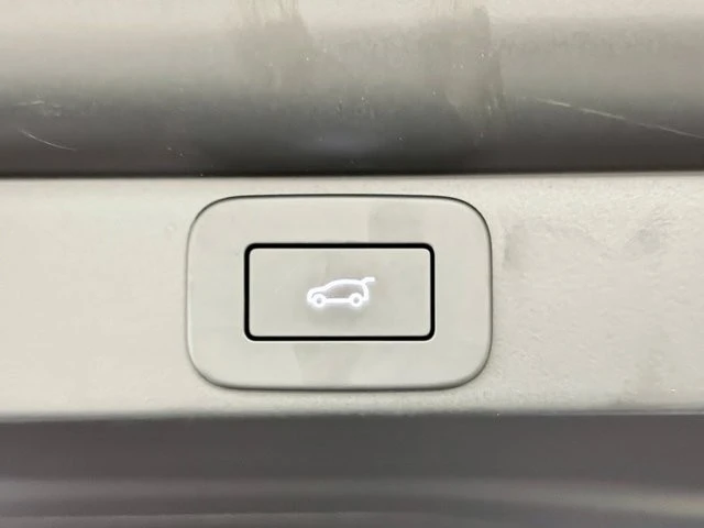 2023 Land Rover Range Rover L460 - Image 16 of 21