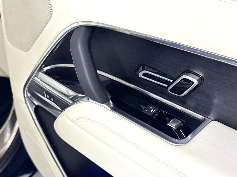 2023 Land Rover Range Rover L460 - Image 11 of 12