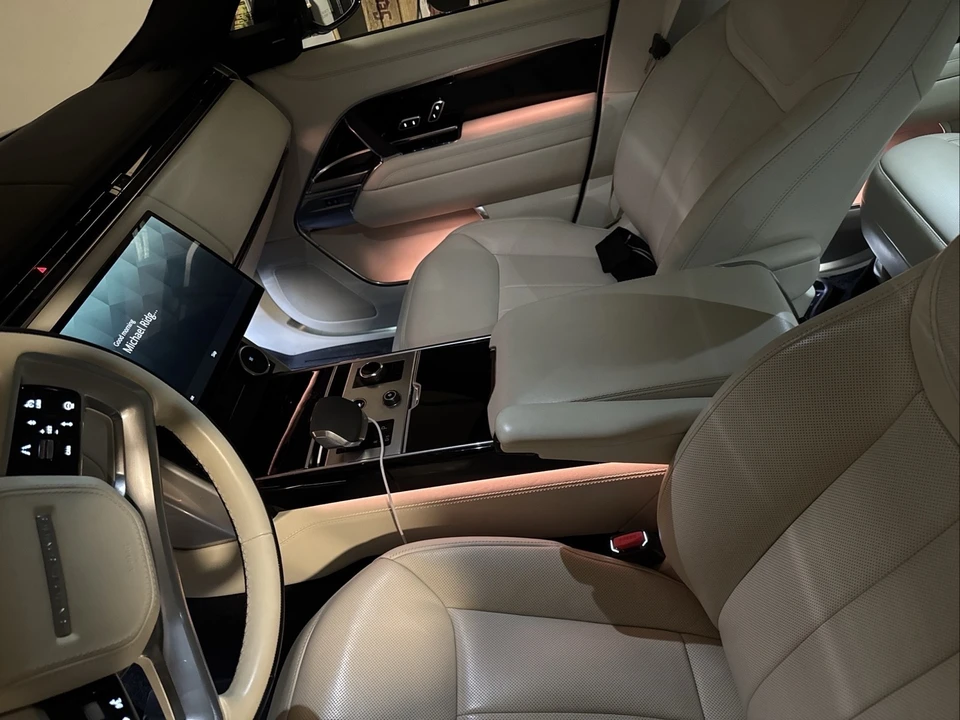 2023 Land Rover Range Rover L460 - Image 14 of 21