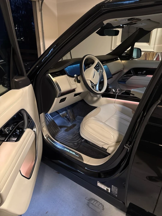 2023 Land Rover Range Rover L460 - Image 8 of 21