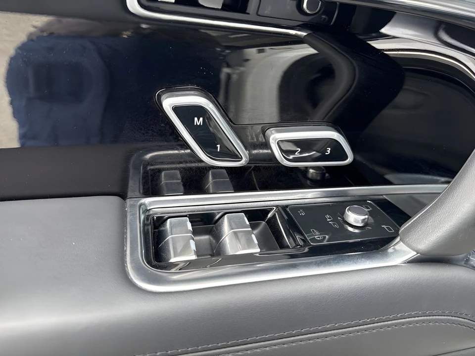2023 Land Rover Range Rover L460 - Image 10 of 12