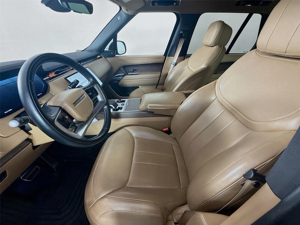 2023 Land Rover Range Rover L460 - Image 2 of 31