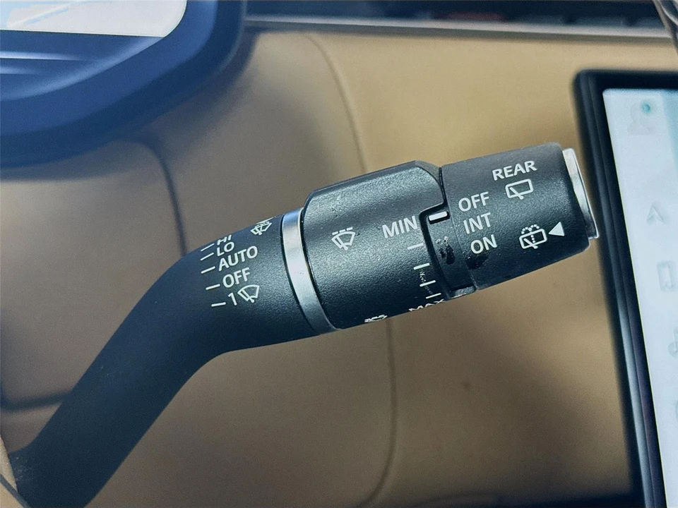 2023 Land Rover Range Rover L460 - Image 7 of 31