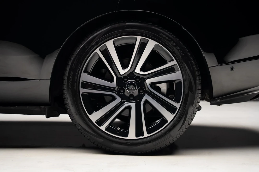 2023 Land Rover Range Rover L460 - Image 20 of 21