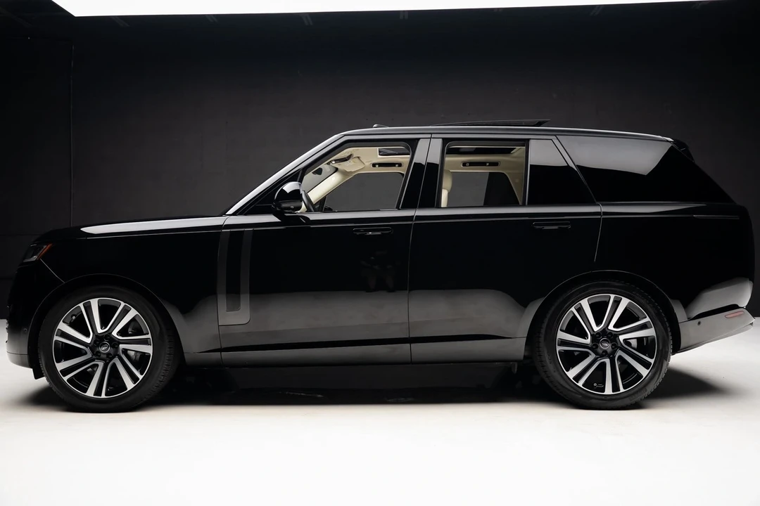 2023 Land Rover Range Rover L460 - Image 16 of 21