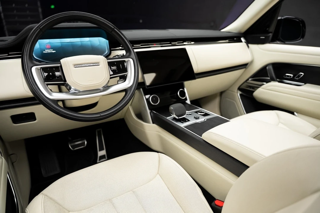 2023 Land Rover Range Rover L460 - Image 2 of 21