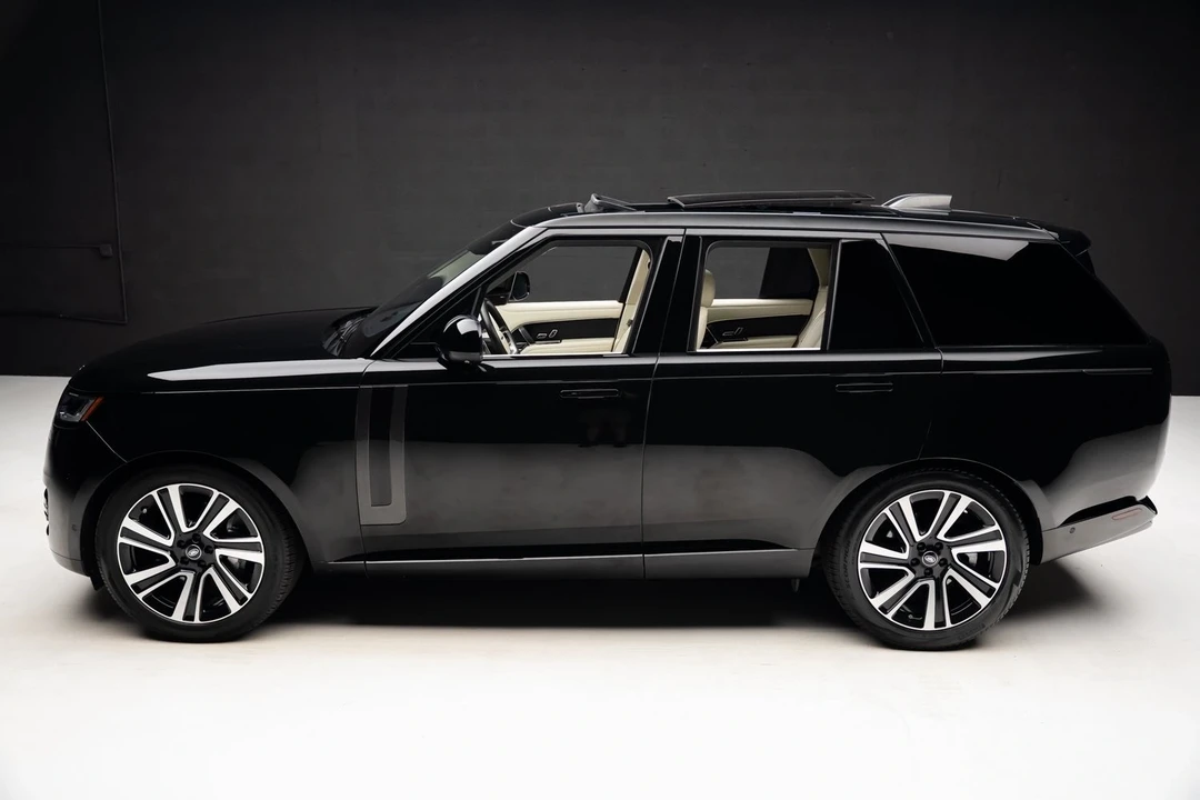2023 Land Rover Range Rover L460 - Image 15 of 21
