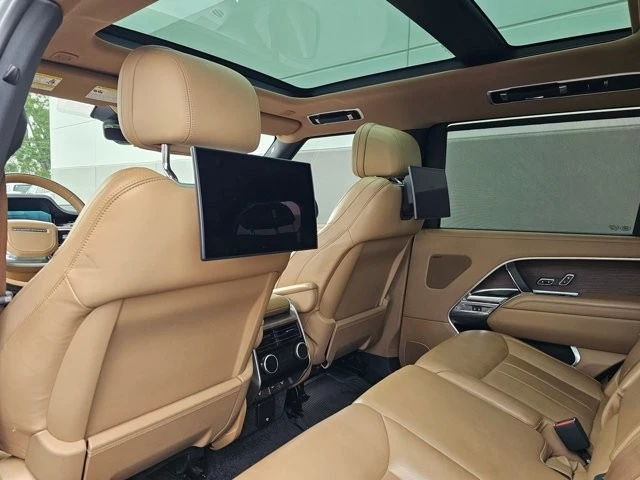 2023 Land Rover Range Rover L460 - Image 8 of 12