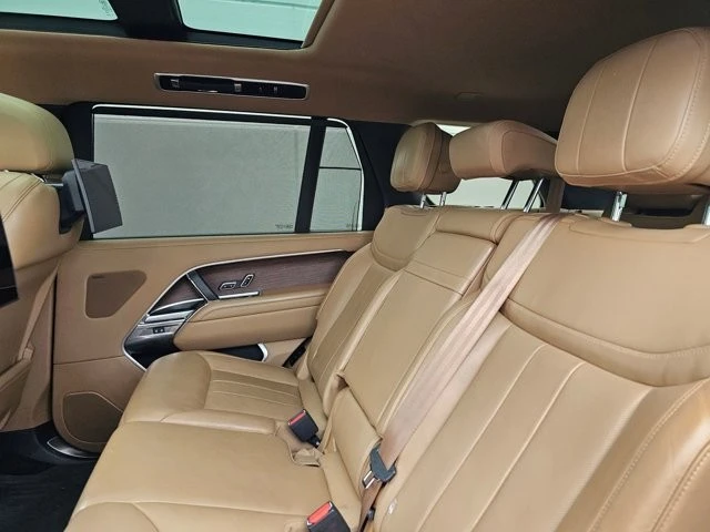 2023 Land Rover Range Rover L460 - Image 9 of 12
