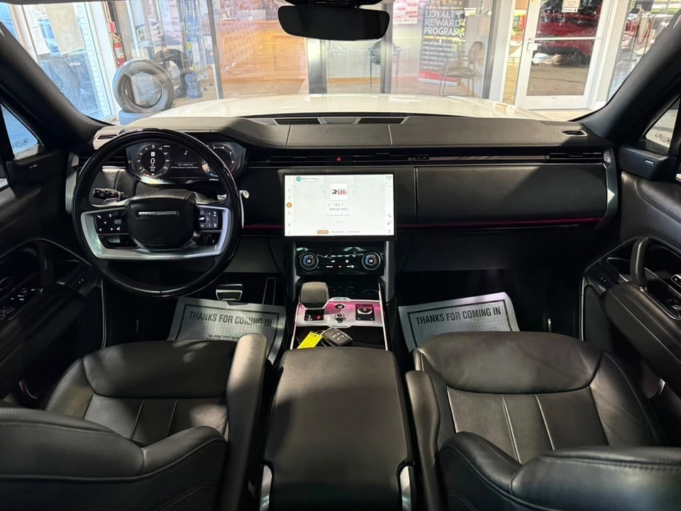 2023 Land Rover Range Rover L460 - Image 25 of 31