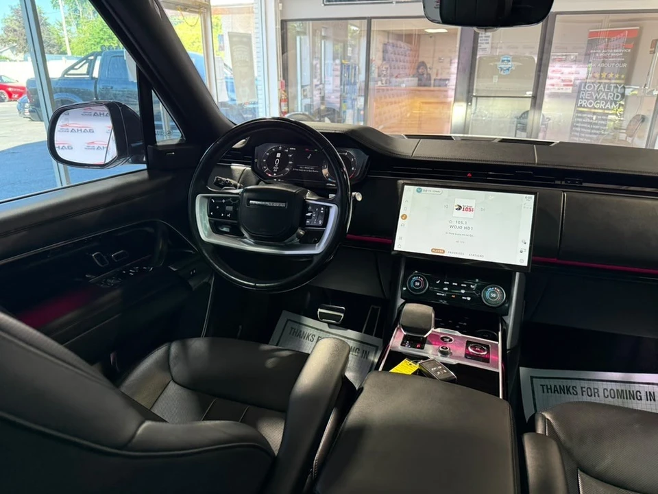 2023 Land Rover Range Rover L460 - Image 26 of 31