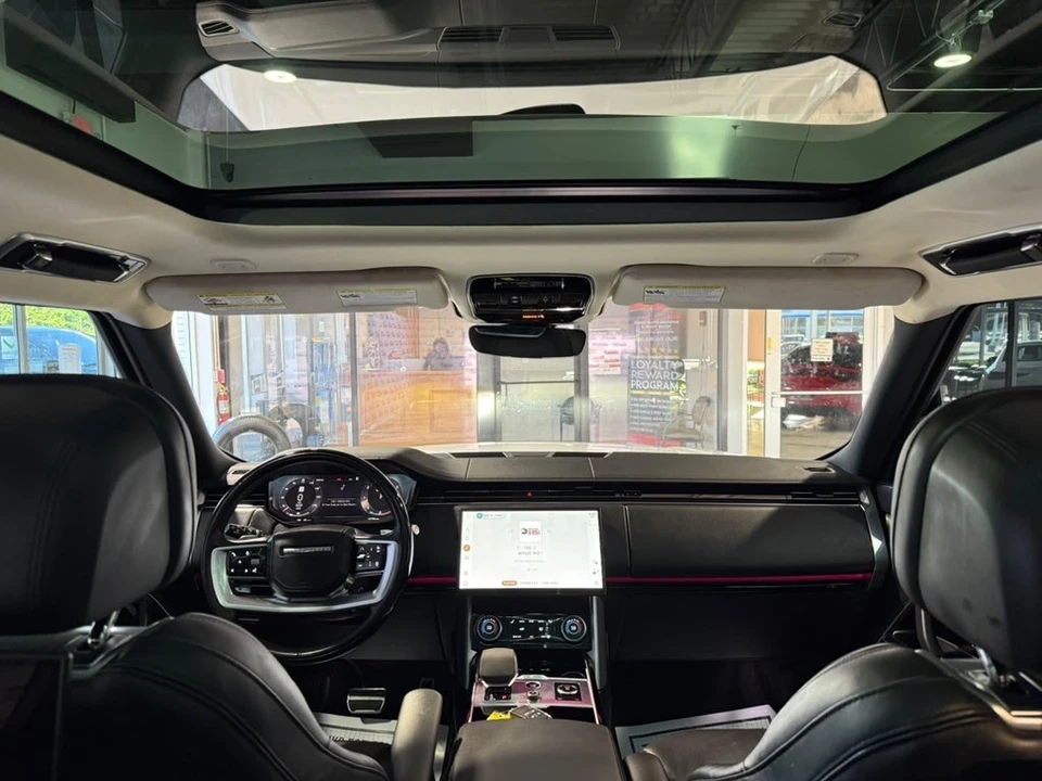 2023 Land Rover Range Rover L460 - Image 23 of 31