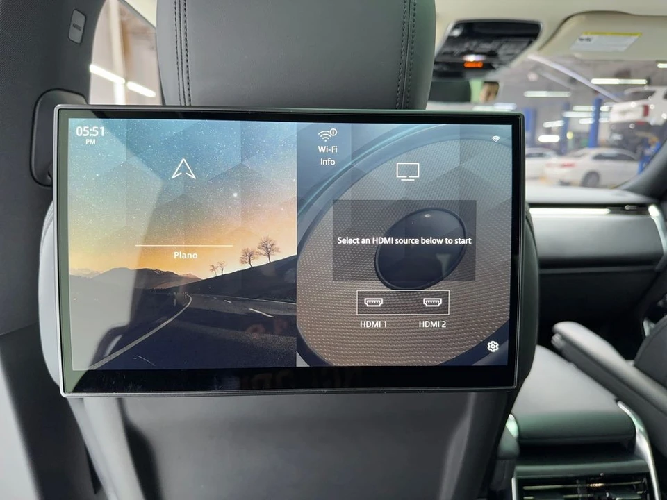 2023 Land Rover Range Rover L460 - Image 21 of 31