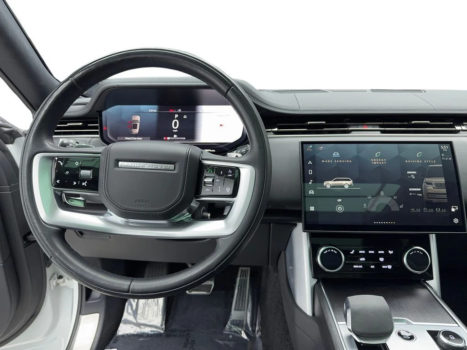 2023 Land Rover Range Rover L460 - Image 18 of 31