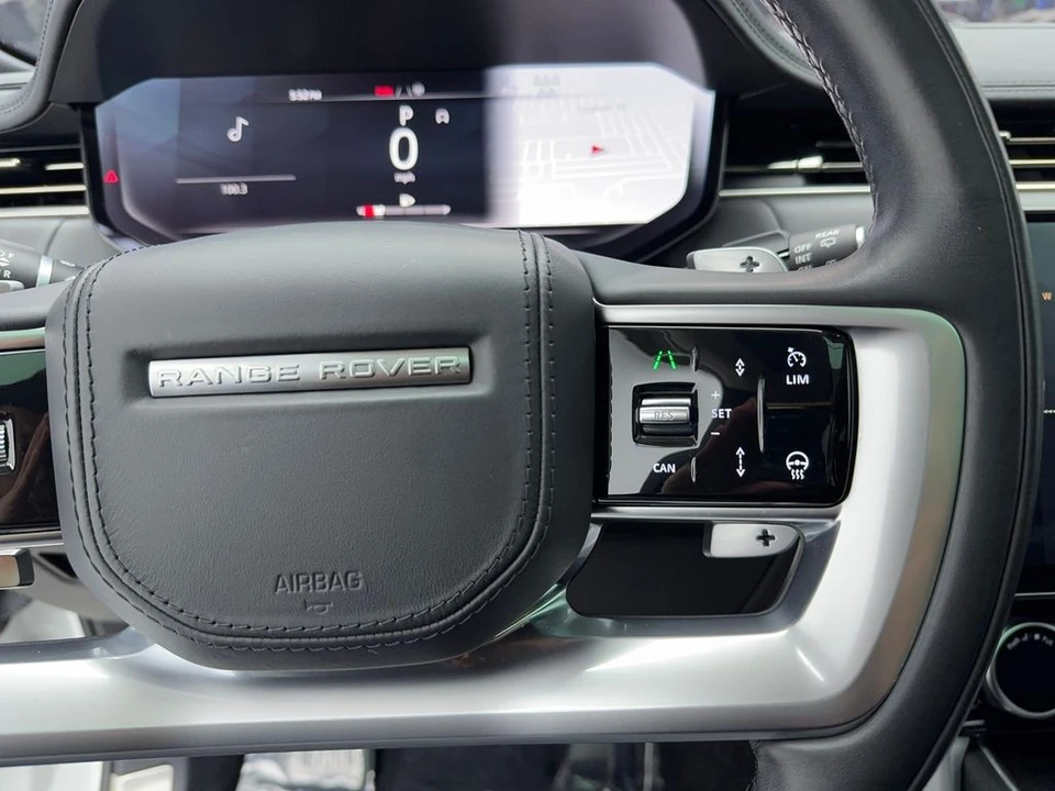 2023 Land Rover Range Rover L460 - Image 27 of 31