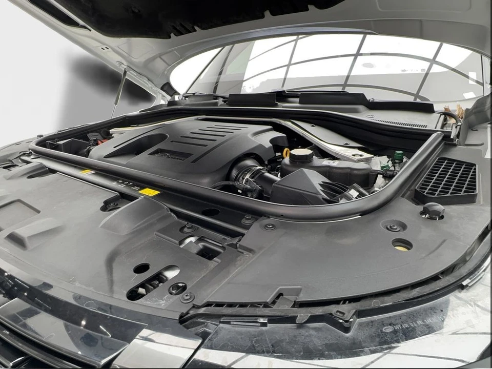 2023 Land Rover Range Rover L460 - Image 13 of 31