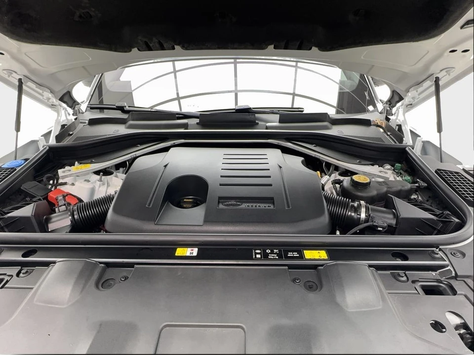 2023 Land Rover Range Rover L460 - Image 14 of 31