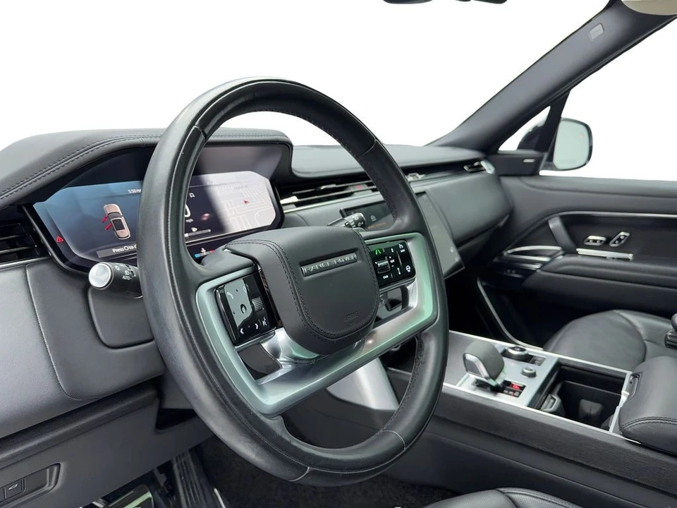 2023 Land Rover Range Rover L460 - Image 16 of 31