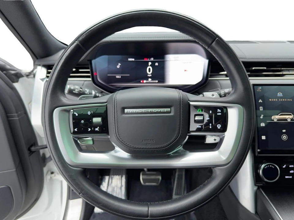 2023 Land Rover Range Rover L460 - Image 25 of 31