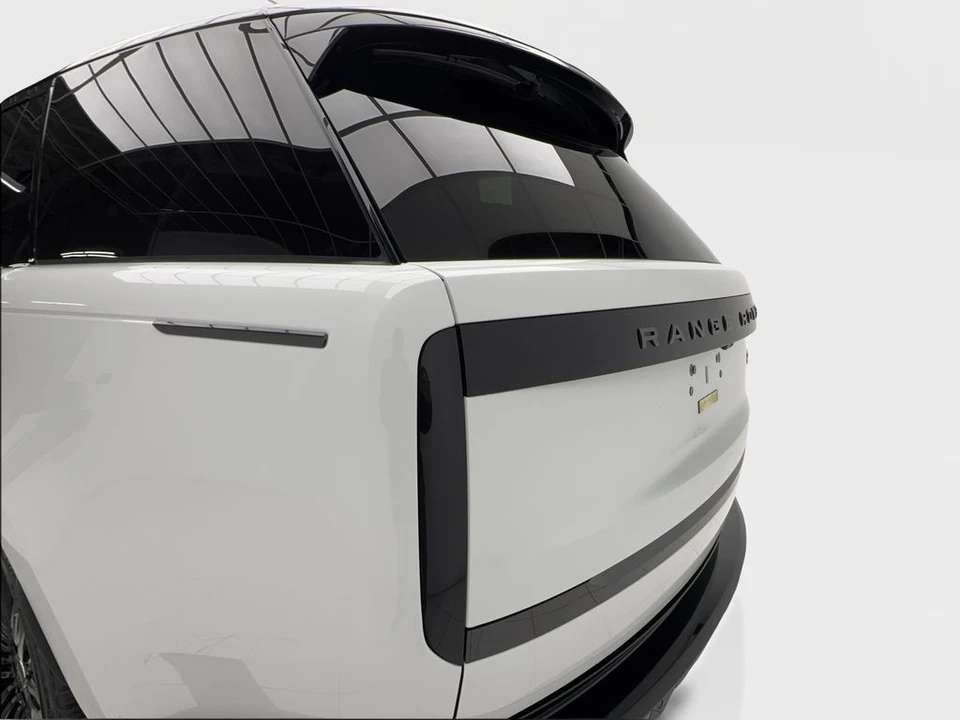 2023 Land Rover Range Rover L460 - Image 10 of 31