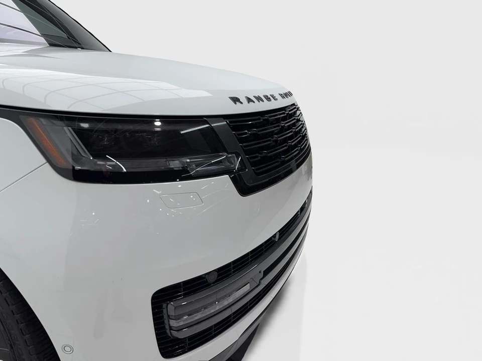 2023 Land Rover Range Rover L460 - Image 3 of 31