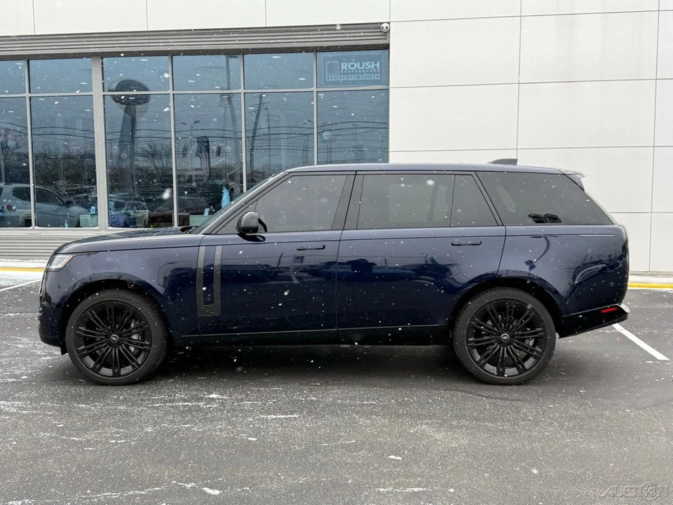 2023 Land Rover Range Rover L460 - Image 6 of 12