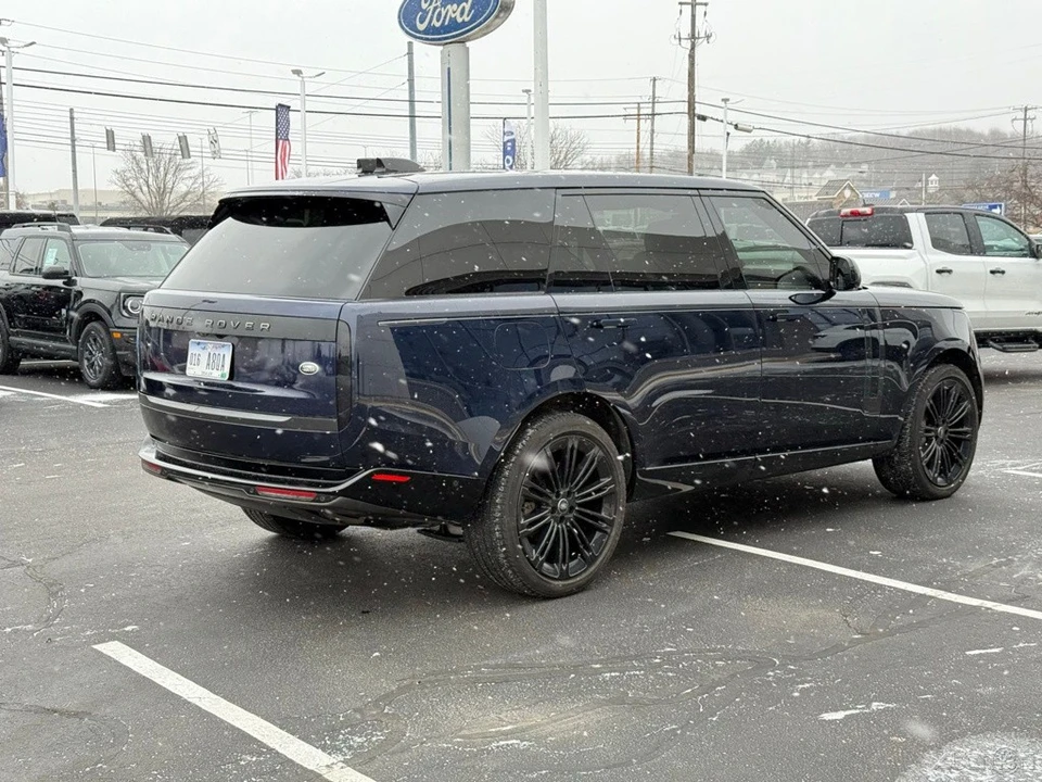 2023 Land Rover Range Rover L460 - Image 3 of 12