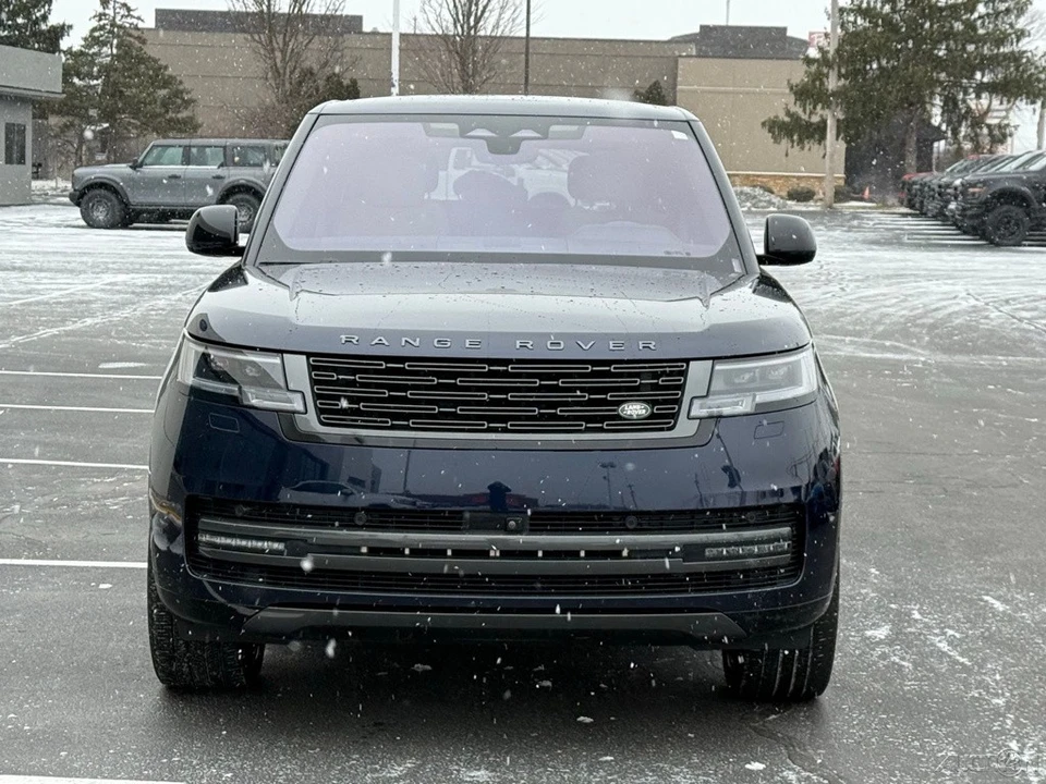 2023 Land Rover Range Rover L460 - Image 8 of 12