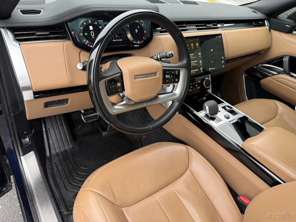 2023 Land Rover Range Rover L460 - Image 11 of 12