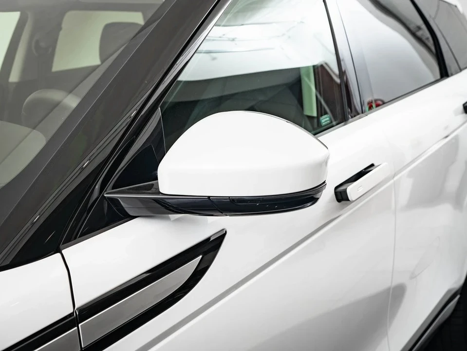 2023 Land Rover Range Rover L460 - Image 15 of 21