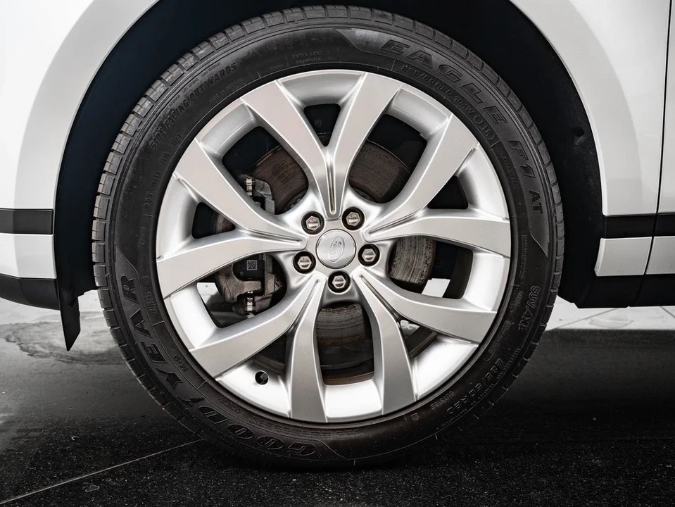 2023 Land Rover Range Rover L460 - Image 13 of 21