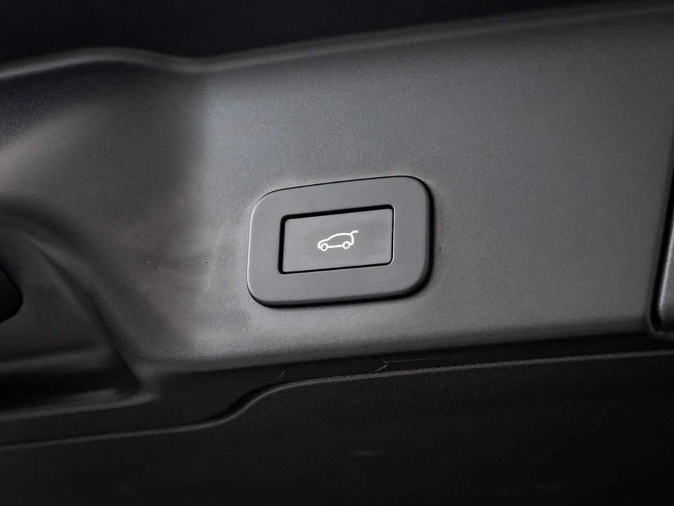 2023 Land Rover Range Rover L460 - Image 18 of 21