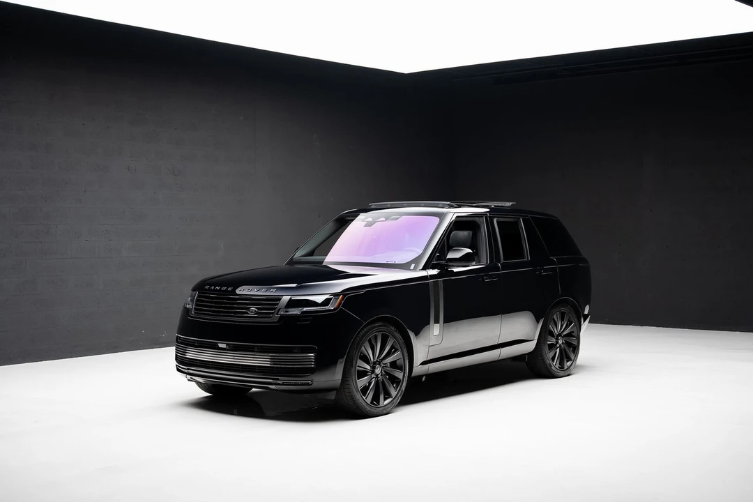 2023 Land Rover Range Rover L460 - Image 4 of 31