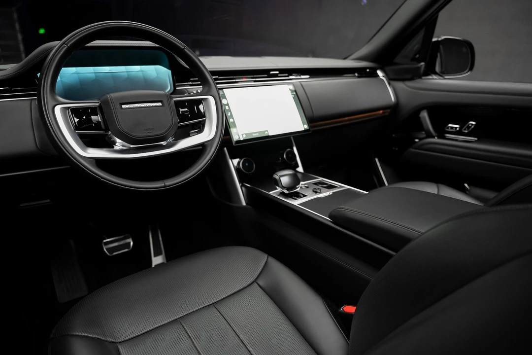2023 Land Rover Range Rover L460 - Image 2 of 31