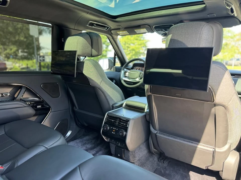 2023 Land Rover Range Rover L460 - Image 14 of 18