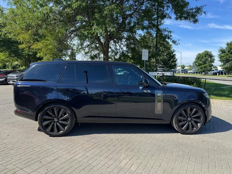 2023 Land Rover Range Rover L460 - Image 2 of 18