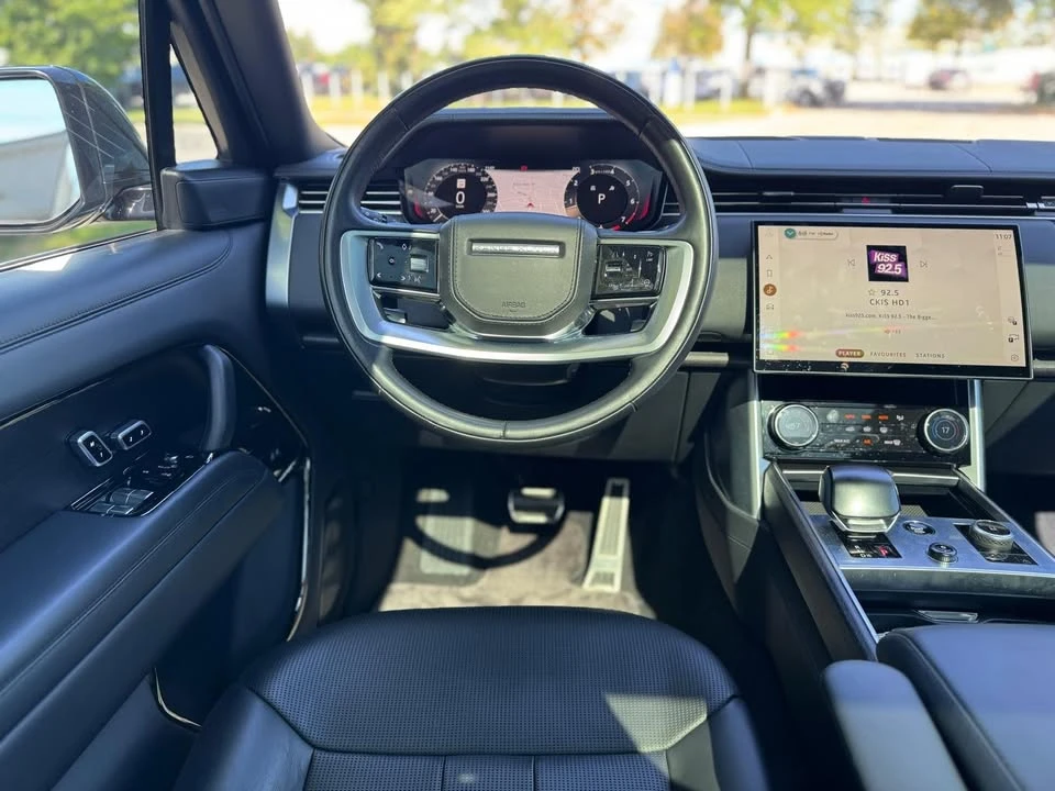 2023 Land Rover Range Rover L460 - Image 17 of 18