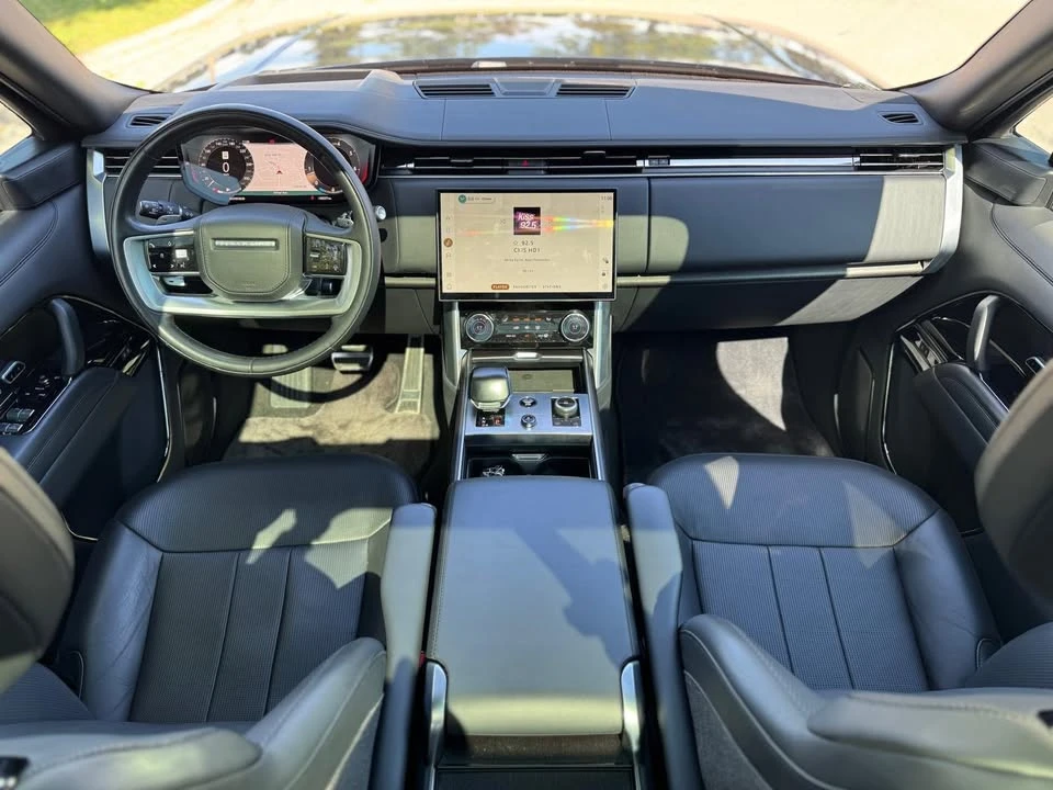 2023 Land Rover Range Rover L460 - Image 16 of 18