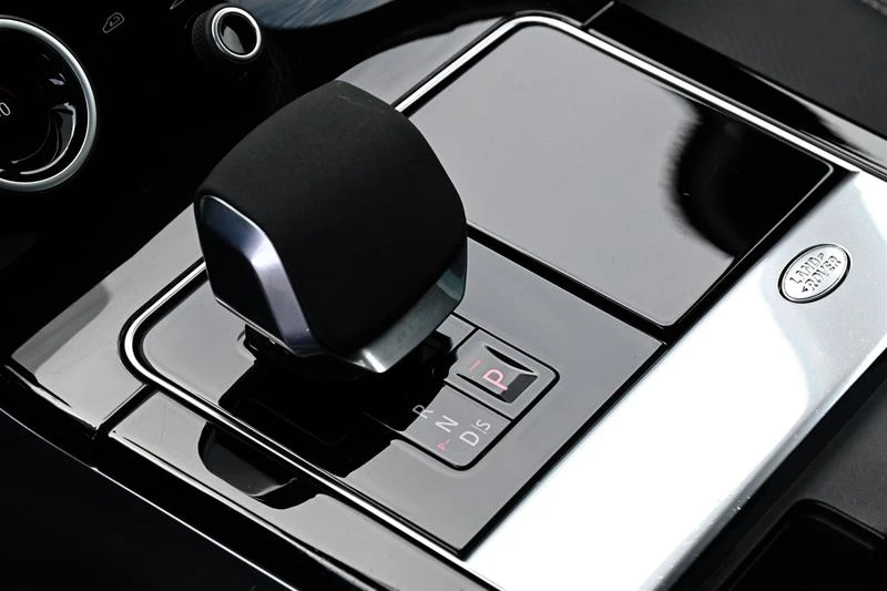 2023 Land Rover Range Rover Velar - Image 7 of 10