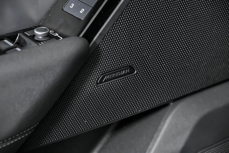 2023 Land Rover Range Rover Velar - Image 16 of 21