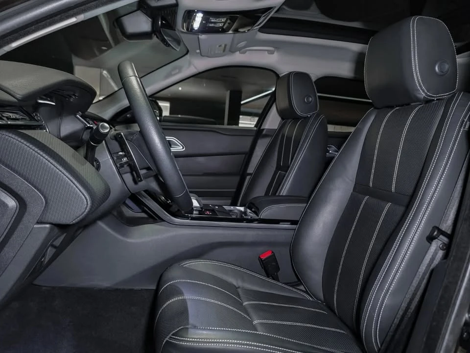 2023 Land Rover Range Rover Velar - Image 16 of 19