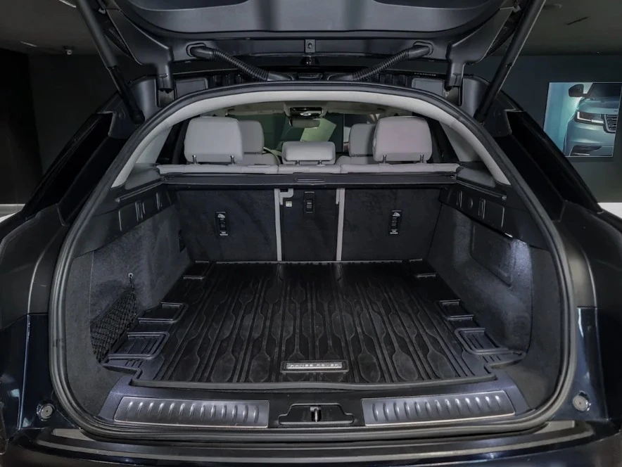 2023 Land Rover Range Rover Velar - Image 10 of 10