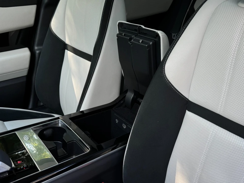 2023 Land Rover Range Rover Velar - Image 14 of 21