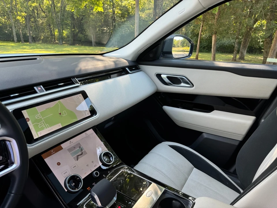 2023 Land Rover Range Rover Velar - Image 17 of 21