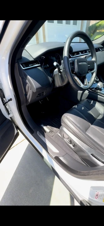2023 Land Rover Range Rover Velar - Image 17 of 21
