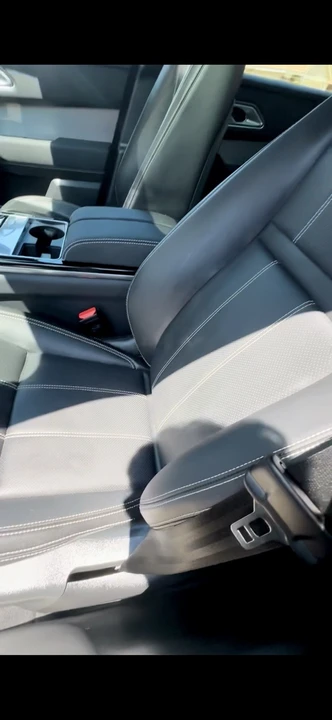 2023 Land Rover Range Rover Velar - Image 13 of 21