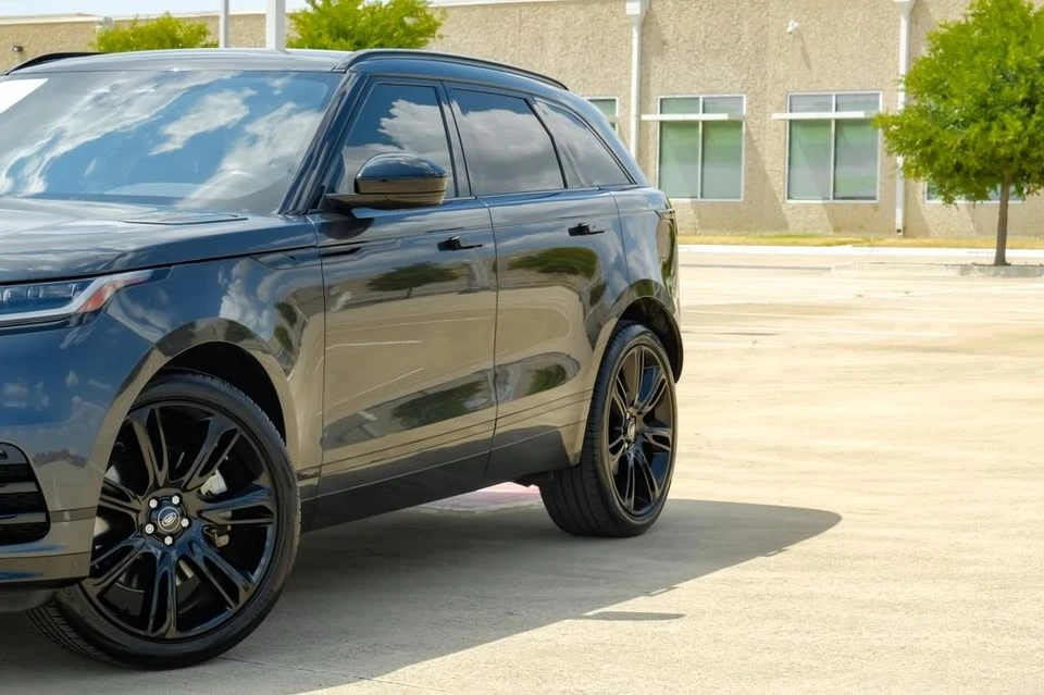 2023 Land Rover Range Rover Velar - Image 5 of 6