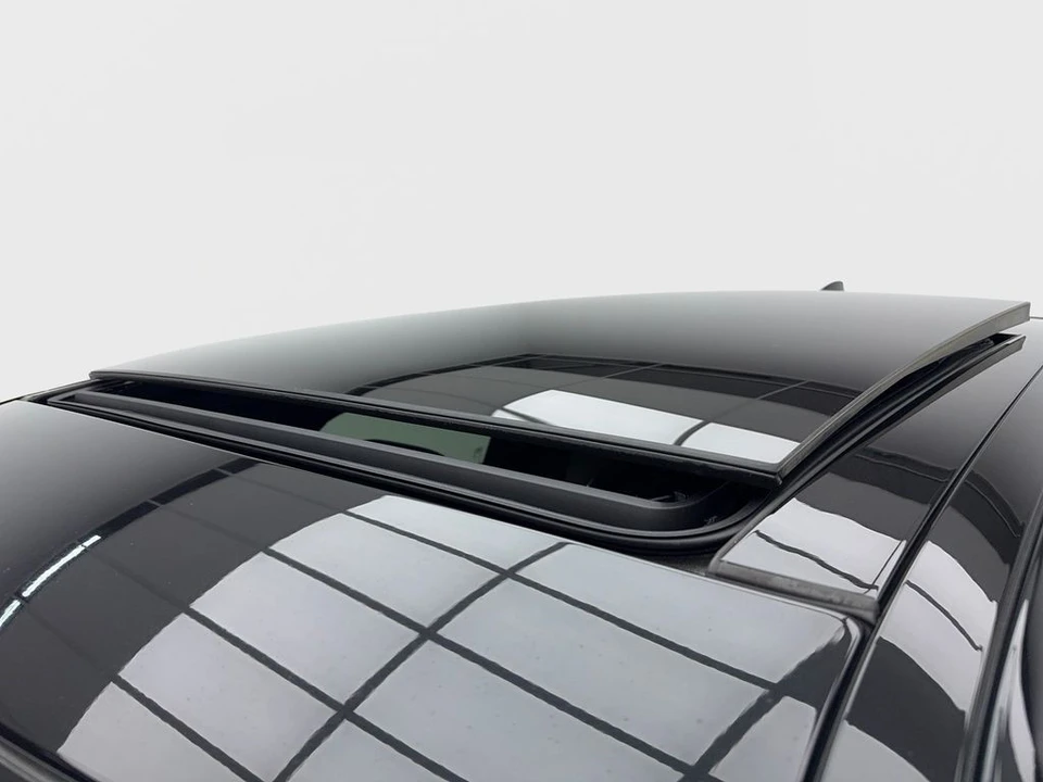 2023 Land Rover Range Rover Velar - Image 12 of 12